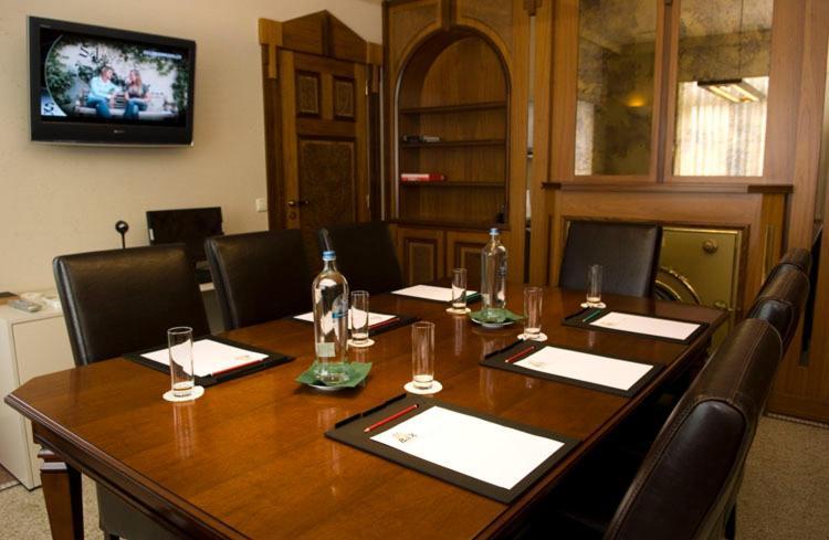 Hotel Bell-X Kortrijk-เวเวลเคม ภายนอก รูปภาพ